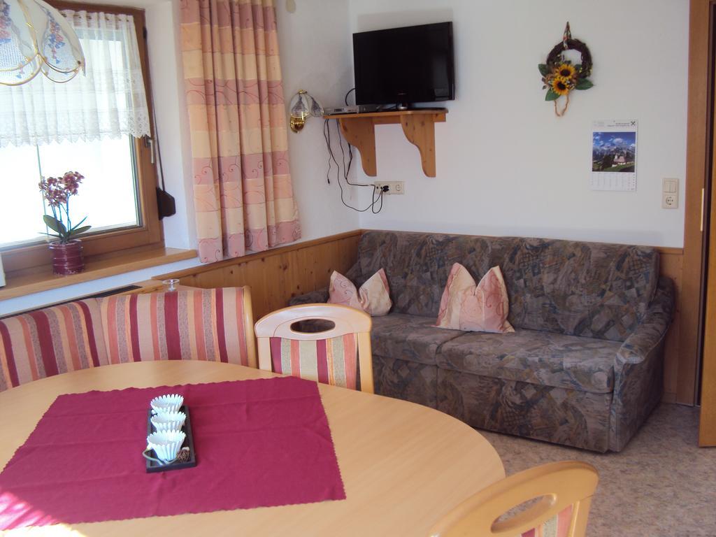 Haus Eben Apartment Hippach Ruang foto