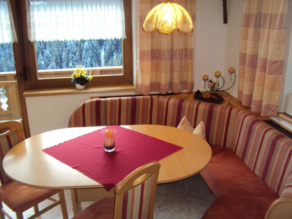 Haus Eben Apartment Hippach Ruang foto