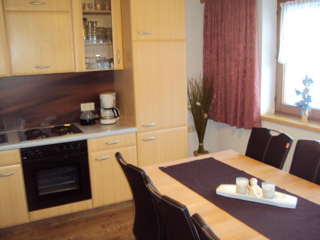 Haus Eben Apartment Hippach Ruang foto